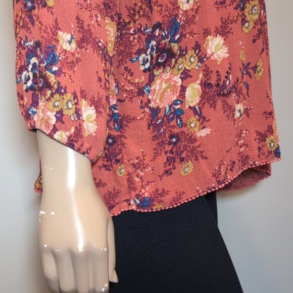 3/$20 American Eagle Floral Keyhole Flowy Blouse Boho Fall Long Sleeve AEO - Picture 11 of 13